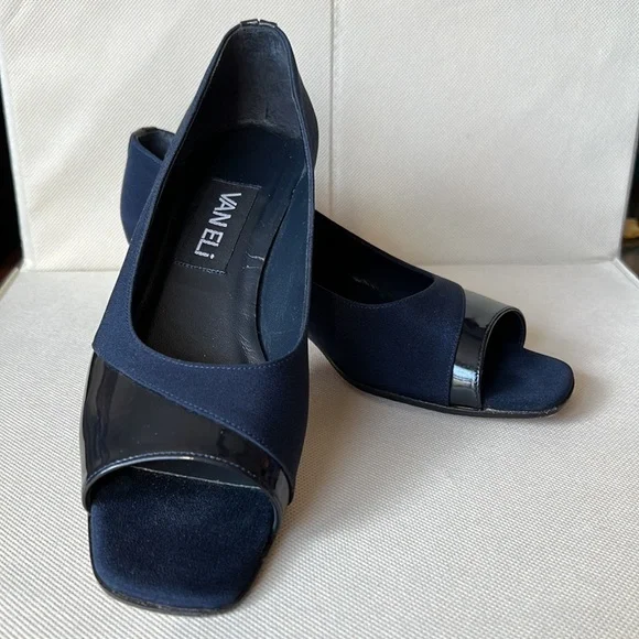 Vaneli Vintage Ibana Open-Toe Navy Pump - Picture 2 of 7